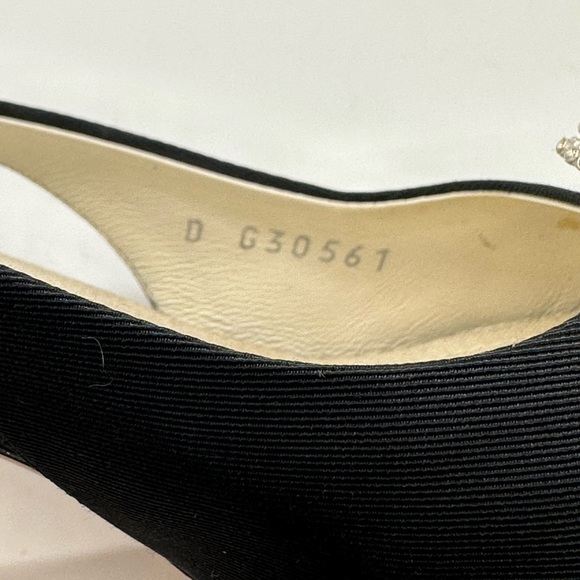 SOLD-CHANEL Crystal Bow pumps G30561 Size 9. - Picture 11 of 14